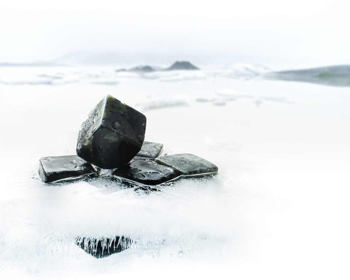 Pierres à whisky Lithologie posées sur la glace